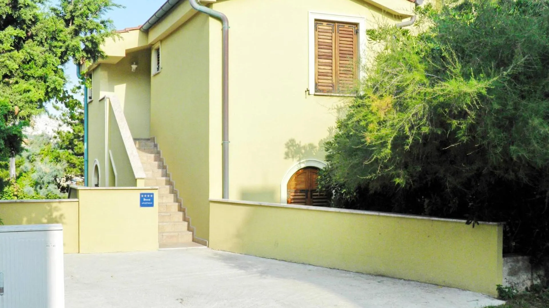 Apartments Mrkus Baska  0*, Baska (Krk) Croatia