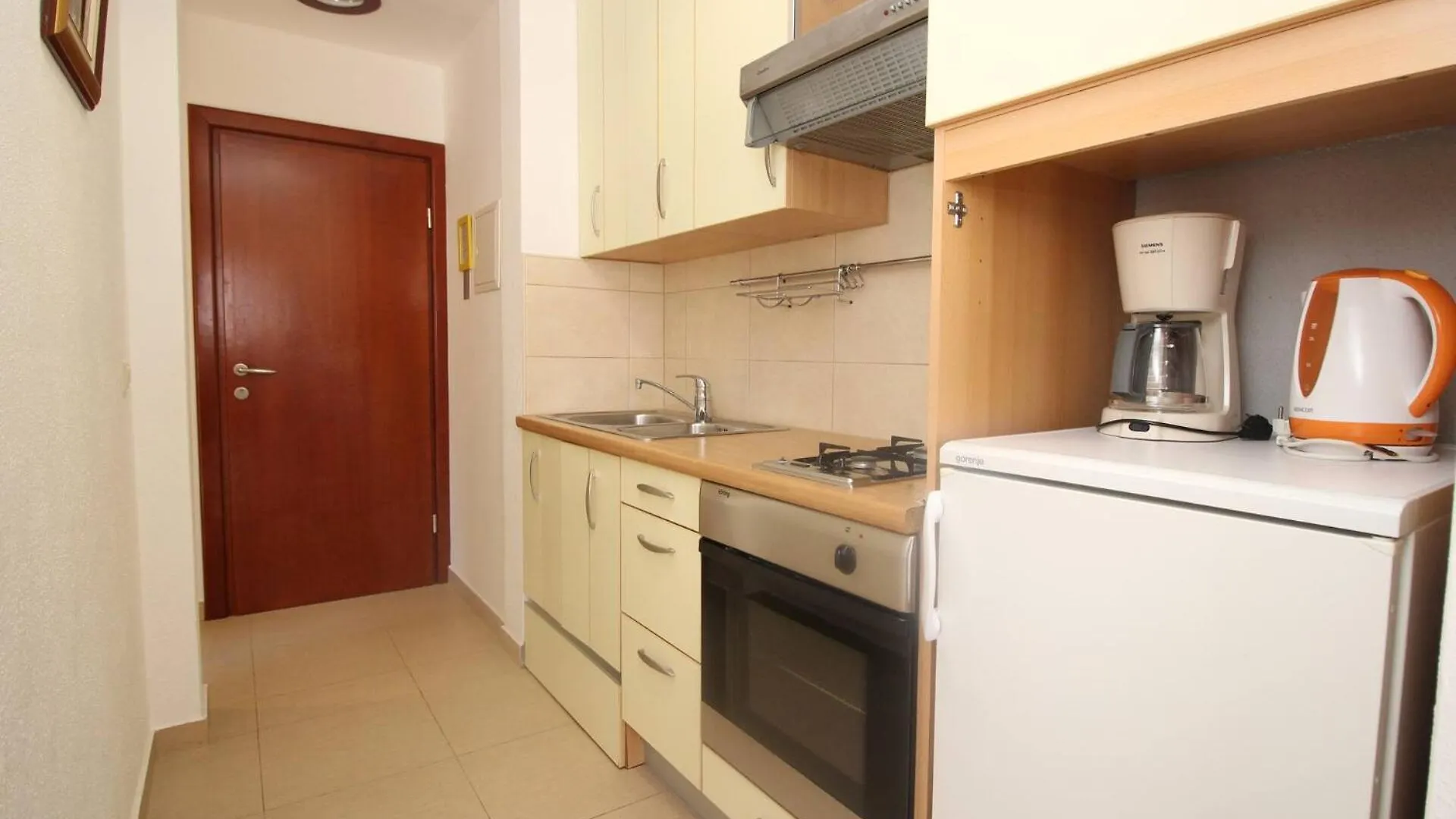 Apartments Mrkus Baska  Baska (Krk)