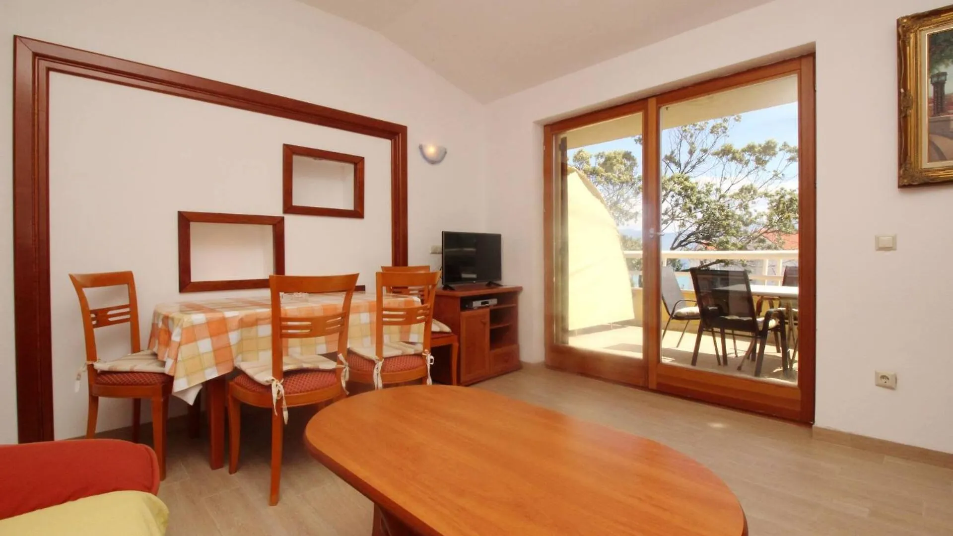Apartments Mrkus Baska  0*, Baska (Krk)