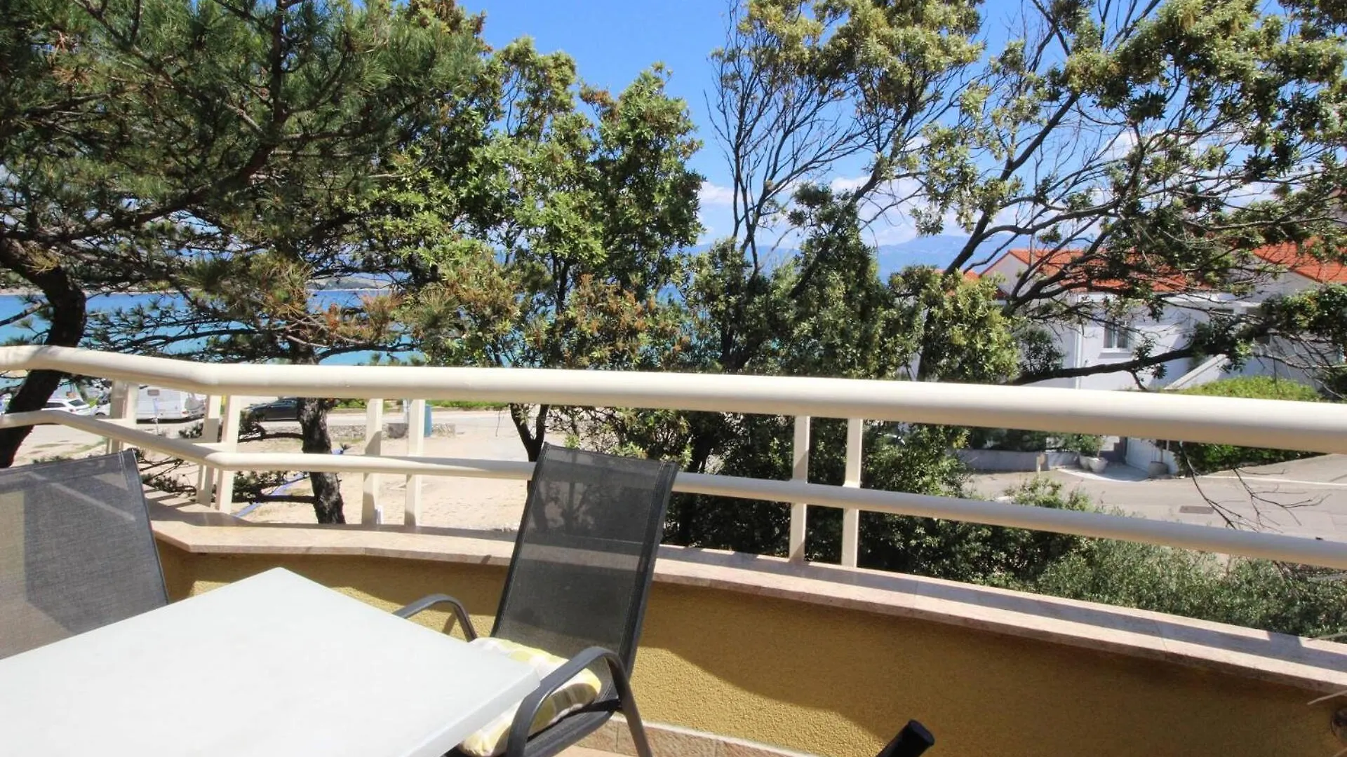 Apartments Mrkus Baska  Baska (Krk)