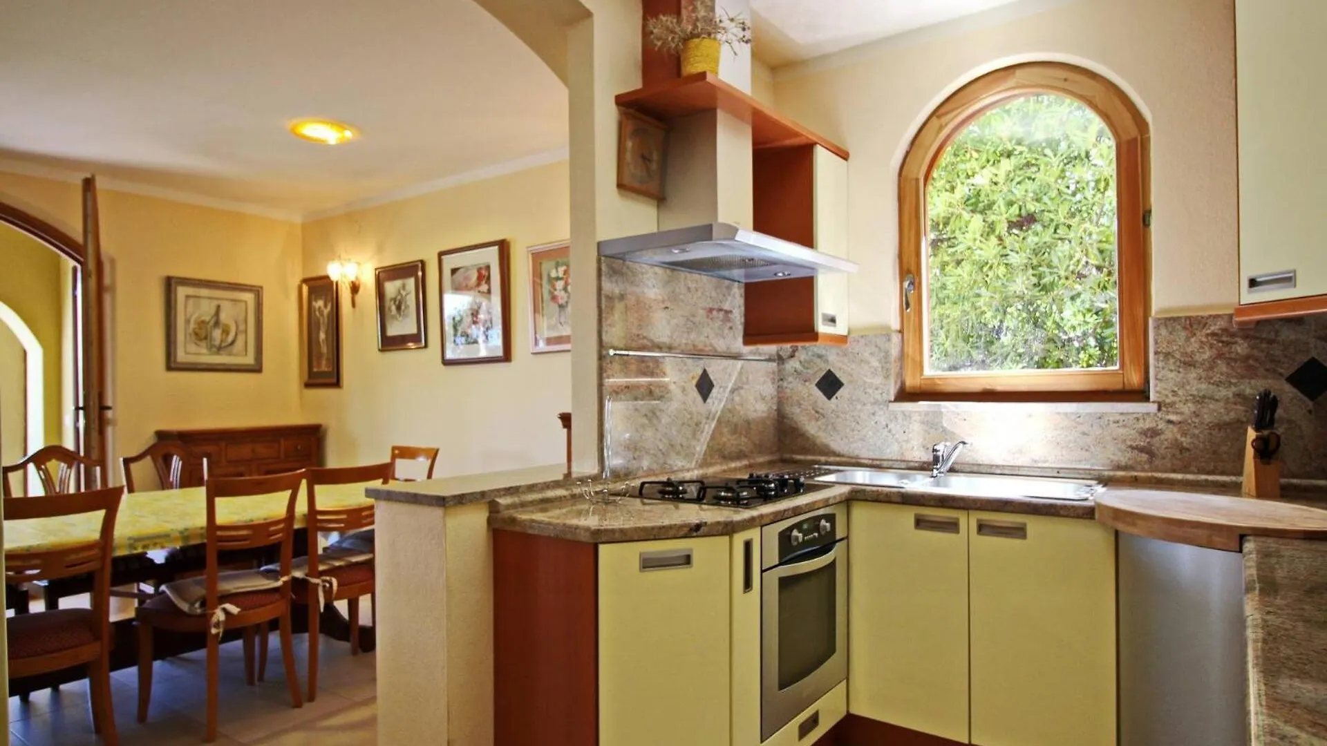 Guest house Apartments Mrkus Baska