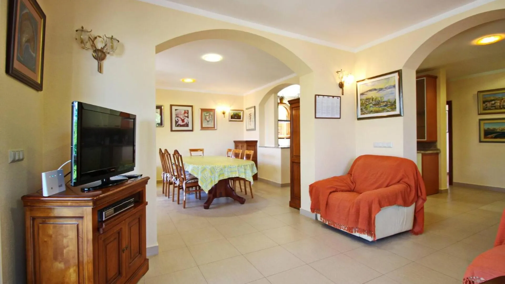 Guest house Apartments Mrkus Baska